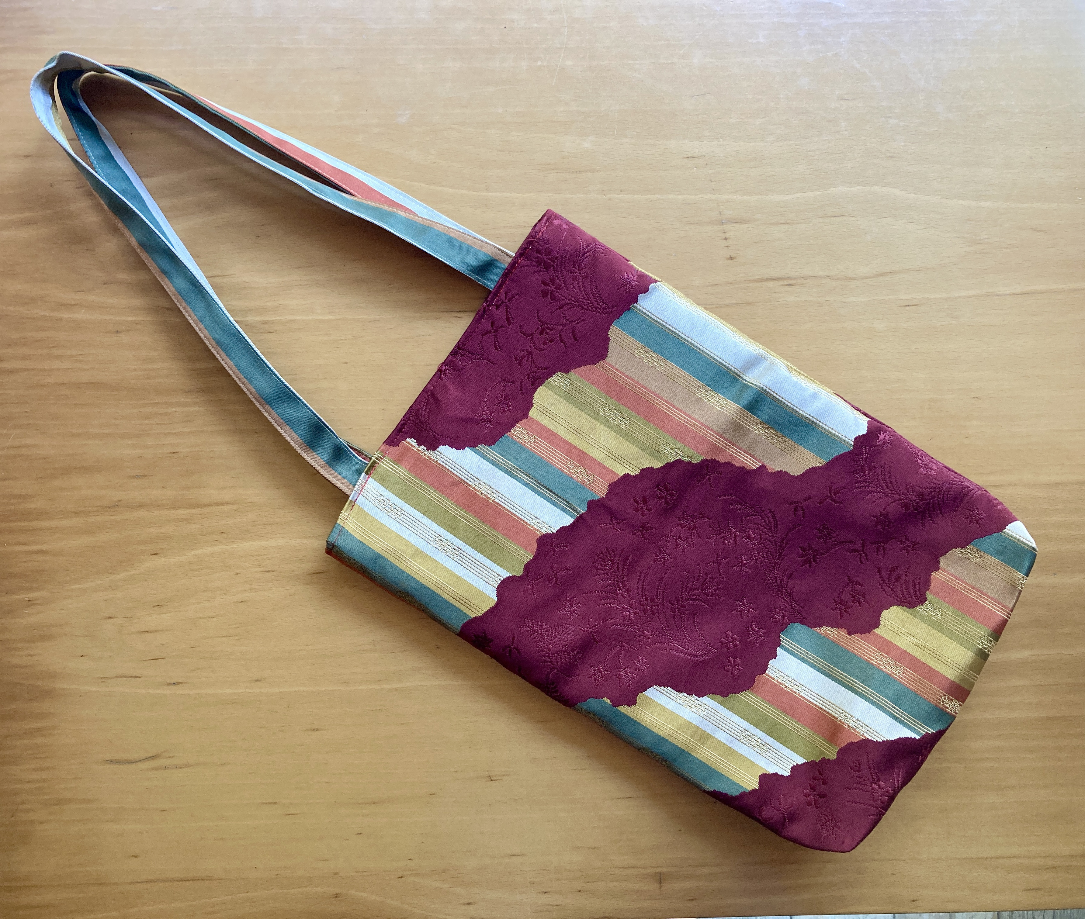 帯リメイクバッグ　ストライプ　赤い雲　A4サイズ