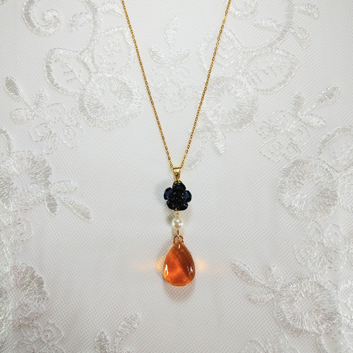 No.3089★ハンドメイド★ゴールドハロウィン♡フラワーレジンネックレス ハロウィン】三日月(カボチャ色)レジンネックレス ネックレス