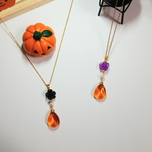 再販:ハロウィン】カボチャ色(しずくレジン)のネックレス ネックレス