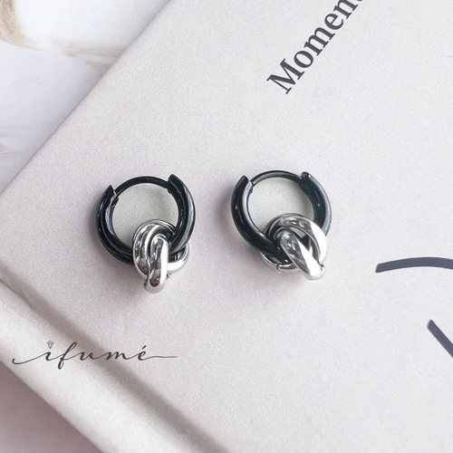 送料無料！男女兼用 「黒×SILVER」 つけっぱなしOK！プチトリニティ