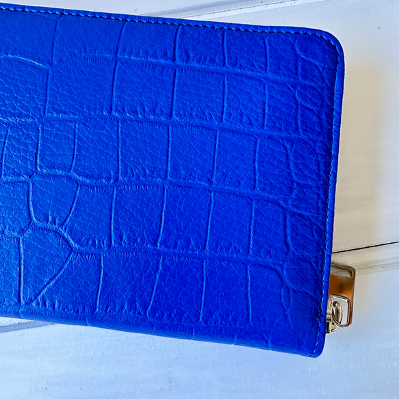 【仕切り有りモデル】収納力重視！長財布〈TORON〉Royal blueロイヤルブルー　クロコ型押し 5枚目の画像