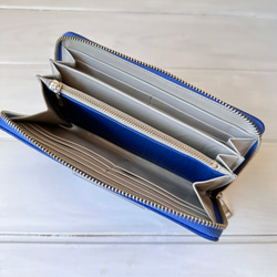 【仕切り有りモデル】収納力重視！長財布〈TORON〉Royal blueロイヤルブルー　クロコ型押し 6枚目の画像