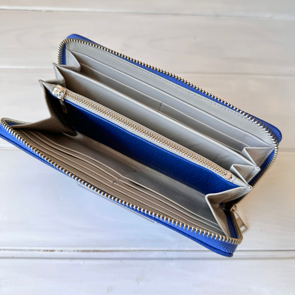 【仕切り有りモデル】収納力重視！長財布〈TORON〉Royal blueロイヤルブルー　クロコ型押し 6枚目の画像