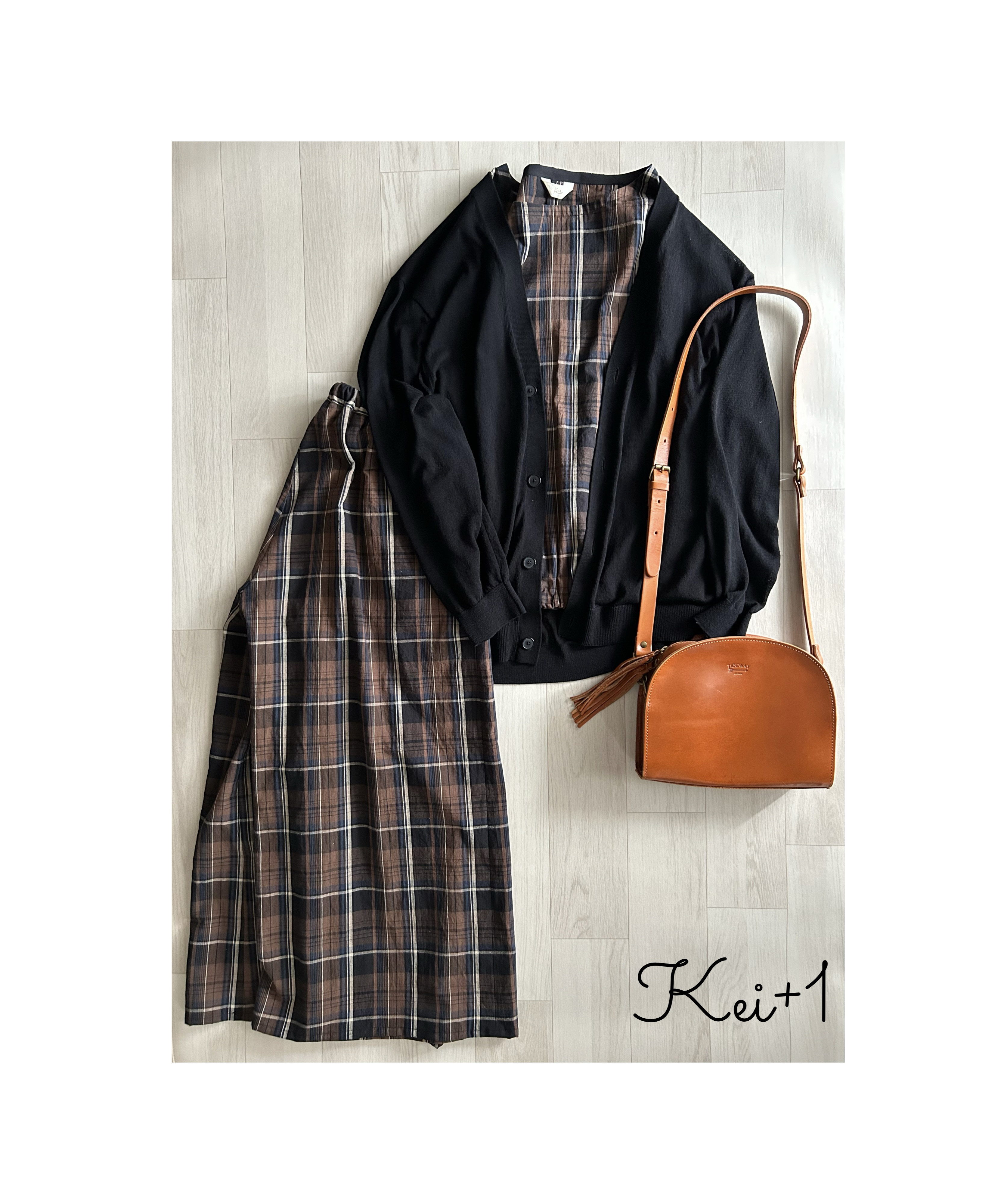 ながーく使えるチェックのブラウス＆パンツのセットアップ