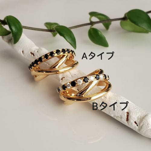 ブラックオニキスⅹモアッサナイトの3連レイヤードゴールド