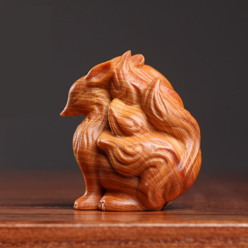 崖柏の木 九尾のきつね 本材彫刻 きつねの小さな飾り、掛け飾り お土産