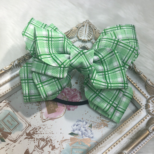 リボン ヘアゴム ヘアアクセサリー ハンドメイド 蝶々 ちょうちょ 黄緑