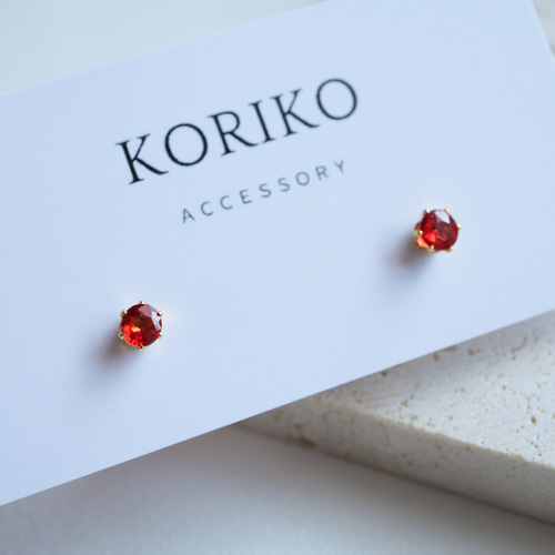 レッドオレンジサファイアの一粒ピアス 3mm 9月誕生石 サージカル