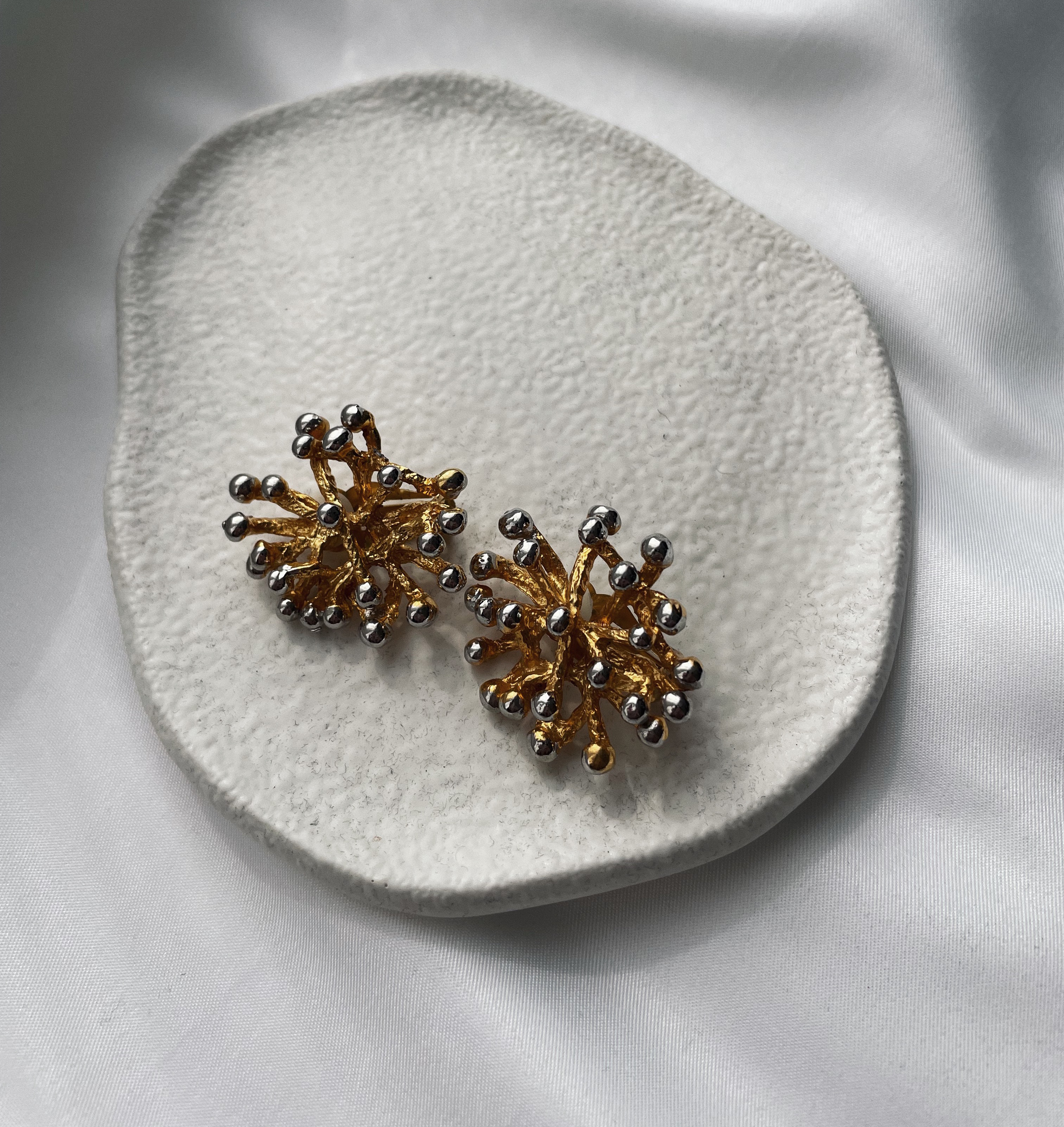 vintage nuance motif earrings