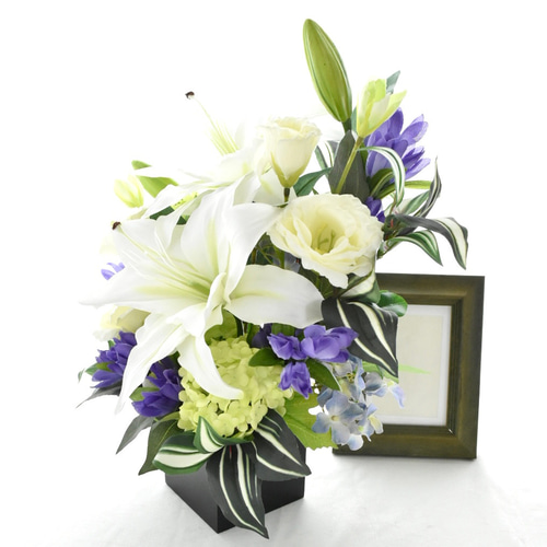 造花アレンジメント〜ユリ・デルフィニウム・ブルースター・グリーンボール・芍薬など 造花アレンジメント〜ユリ・デルフィニウム・ブルースター・グリーン