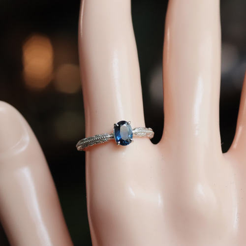 天然サファイア約0.609カラットの刻み模様シルバーリング シルバー925