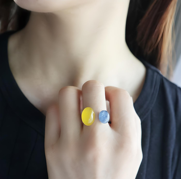 天然石イエローカルセドニーとカイヤナイトのフォークリング　金アレ対応 2枚目の画像