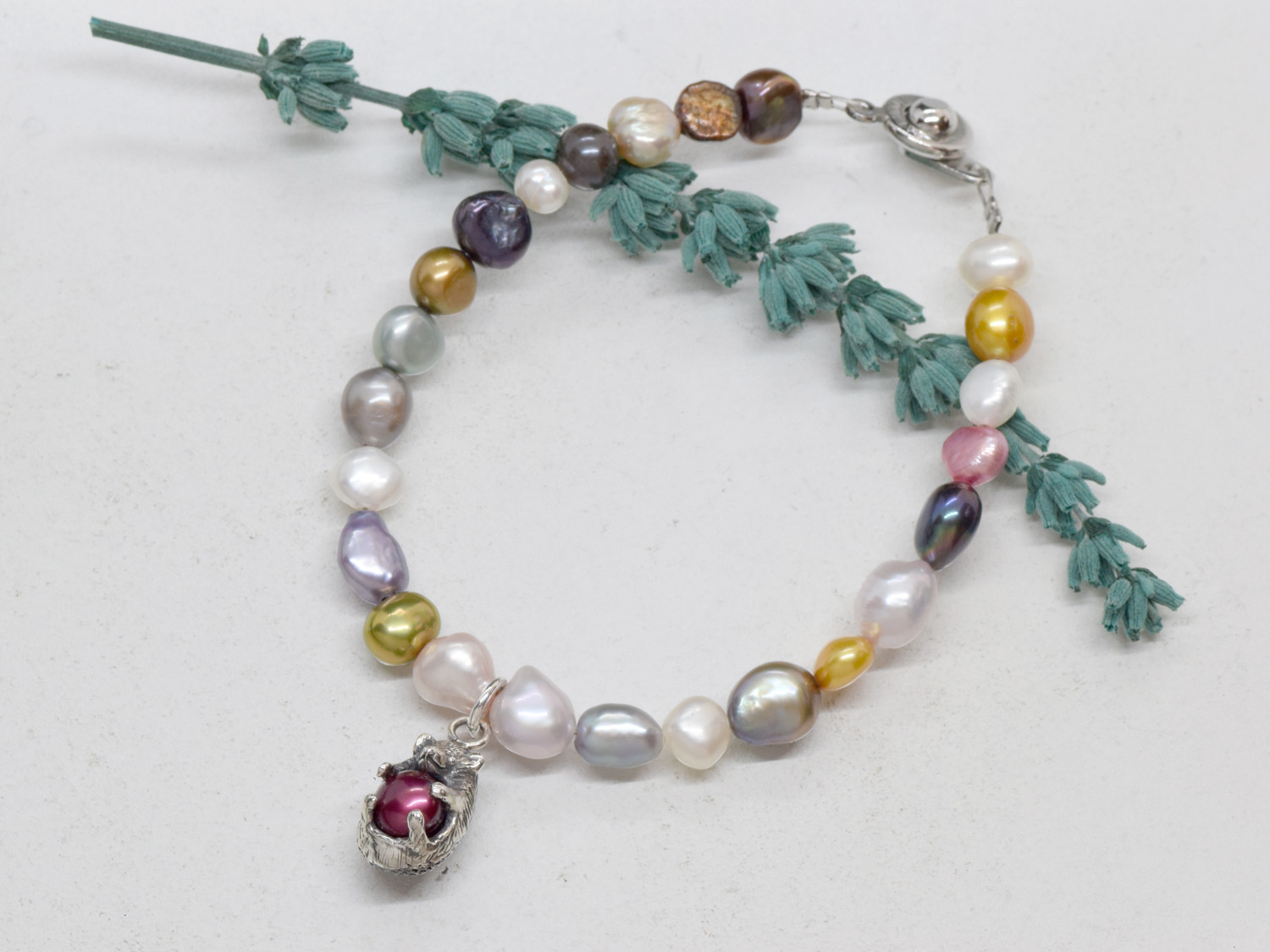 限定１点　宝物を見つけたハリネズミ玉ブレスレット　バロックパール淡水真珠