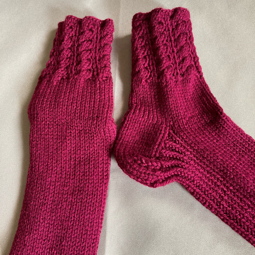 手編み靴下（6）濃い赤