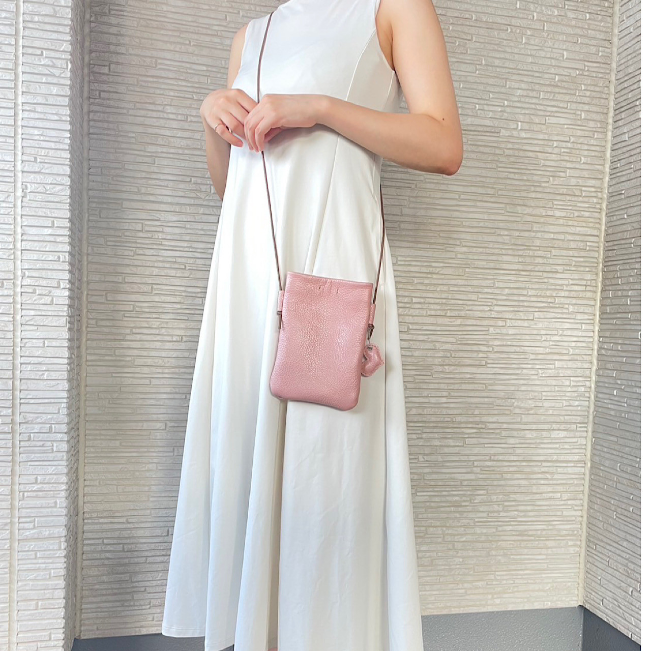 ♡チャーム　ピンク　スマホショルダー