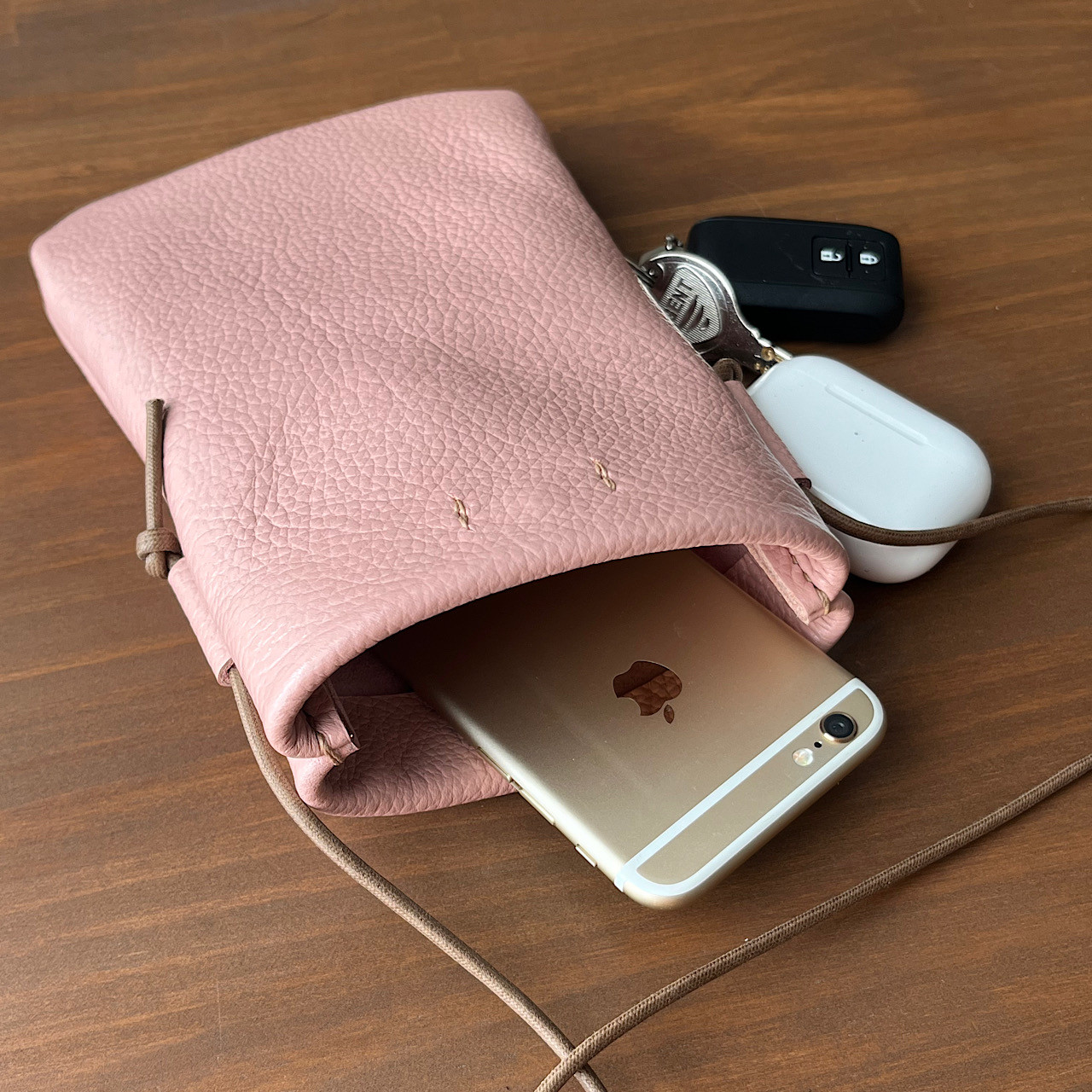 ♡チャーム　ピンク　スマホショルダー