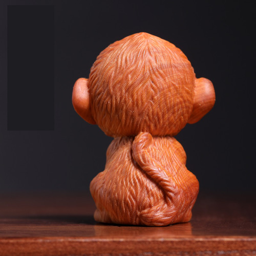 天然崖柏木 可愛い 木彫りの悟空ちゃん やんちゃな子ザル 「言うな