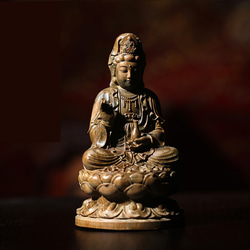 天然緑檀木 木彫りの観音菩薩 座禅を組んでいる観音様 仏文化 仏教の
