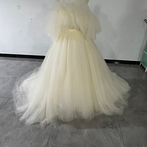 カラードレス 薄シャンパンの色 オフショルダー チュールスカート  