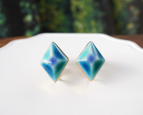 17dc6901623442435ea9ea30353752