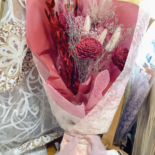 母の日2025】枯れないソラフラワー赤薔薇とカーション贅沢ブーケ