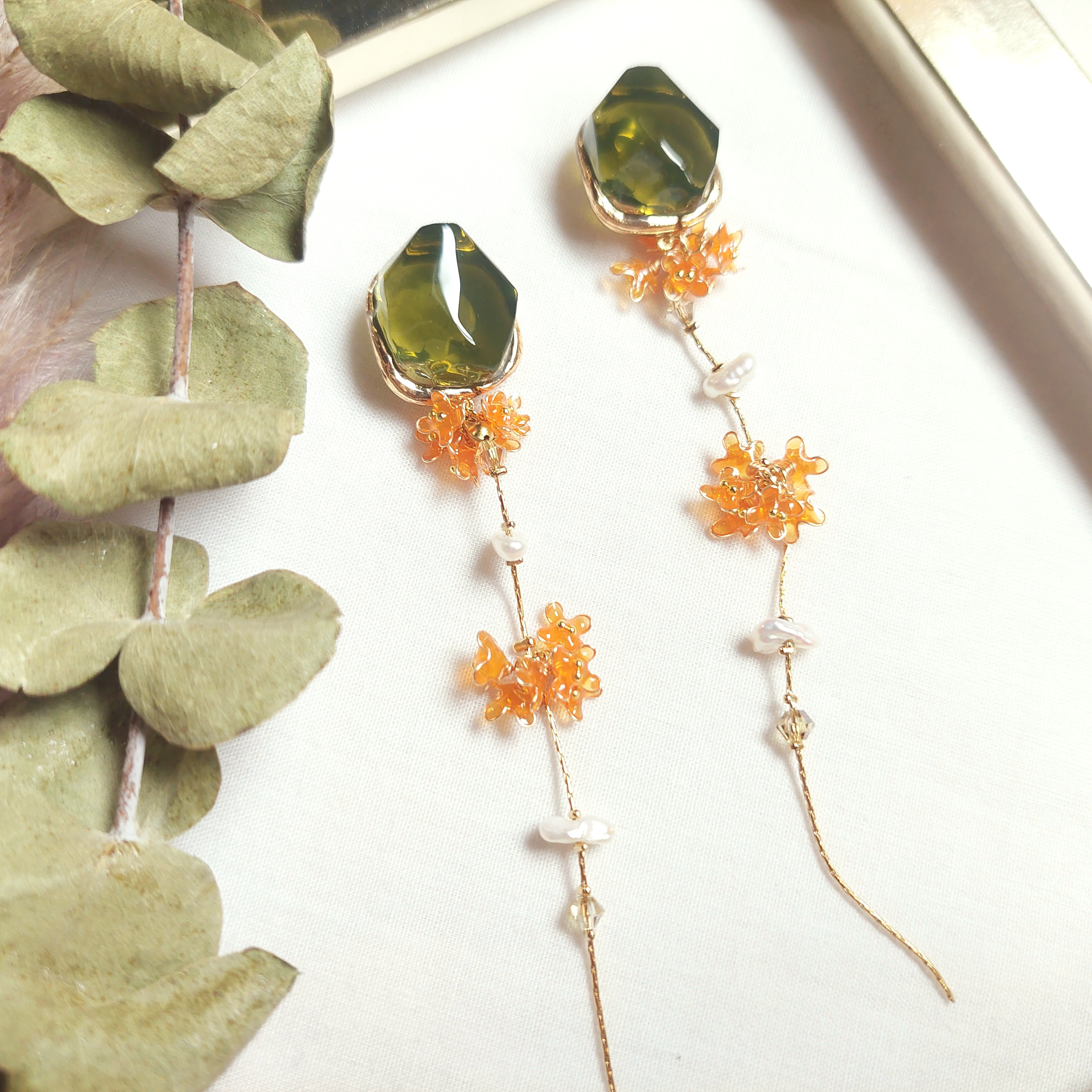 【受注制作】時を重ねる喜び ｰ 金木犀  ピアス/イヤリング  キンモクセイ オレンジ 橙 秋 花 オータム