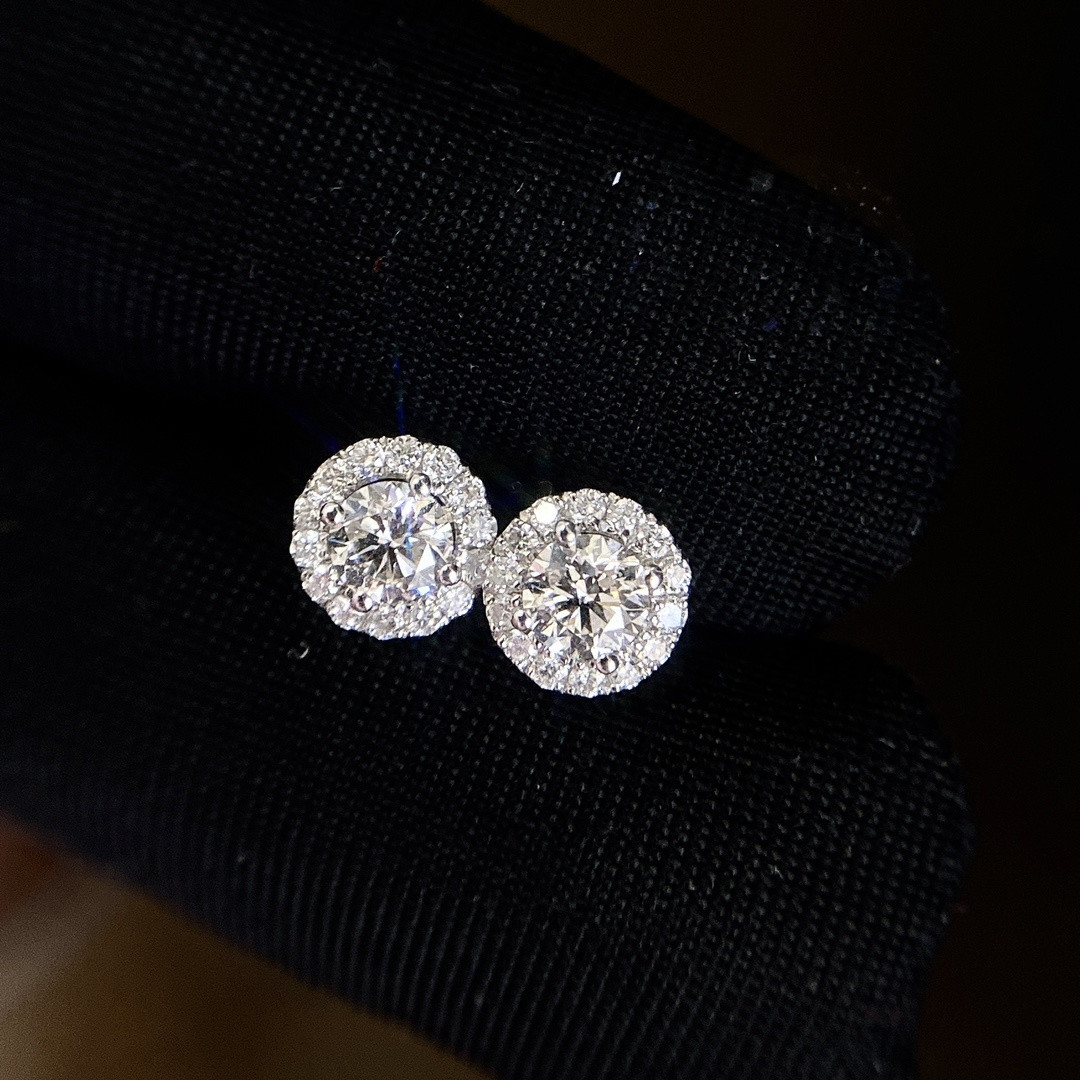 天然ダイヤモンドピアス0.85ct　k18