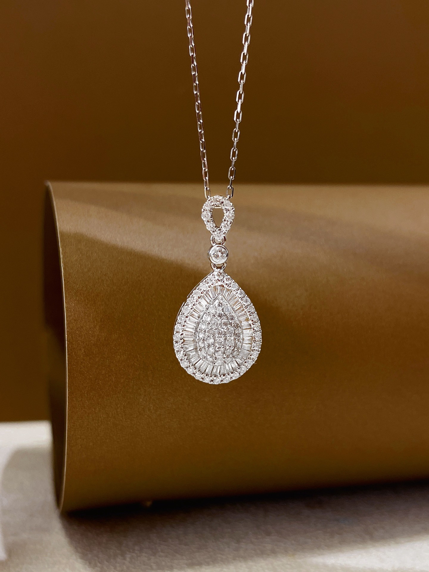 天然ダイヤモンドペンダントトップ0.5ct　k18