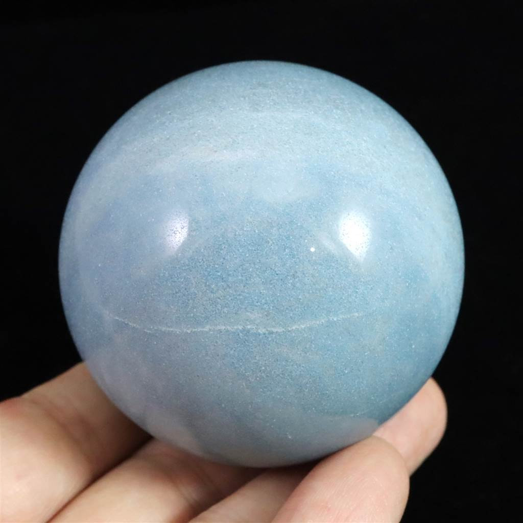 トロレアイト　スフィア トロレアイト］ 柔らかなスカイブルーに、ほんのりと白が溶け込んだ