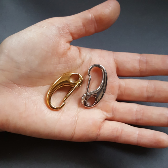 [1pcs] オール ステンレス 約32mm カラビナ ゴールド 金具 留め具 サージカルステンレス 金属アレルギー対応 7枚目の画像
