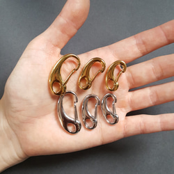 [1pcs] オール ステンレス 約32mm カラビナ ゴールド 金具 留め具 サージカルステンレス 金属アレルギー対応 6枚目の画像