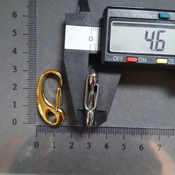 [1pcs] オール ステンレス 約32mm カラビナ ゴールド 金具 留め具 サージカルステンレス 金属アレルギー対応 5枚目の画像
