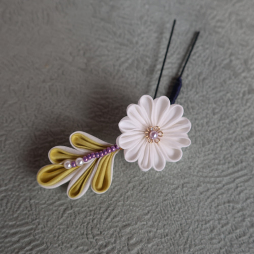 つまみ細工 髪飾【初明り】コーム 簪 かんざし 白 ピンク 正絹 シルク  