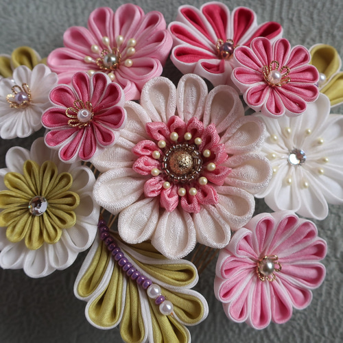 つまみ細工 髪飾【初明り】コーム 簪 かんざし 白 ピンク 正絹 シルク  