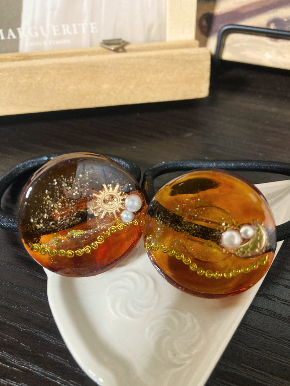 新作☆レジンヘアゴム　秋の訪れ ハンドメイド 秋っぽいべっ甲レジンのヘアゴム 2本セット ヘアゴム