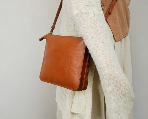 ヴィンテージ風本革ショルダーバッグ レディース 大容量 高品質レザー