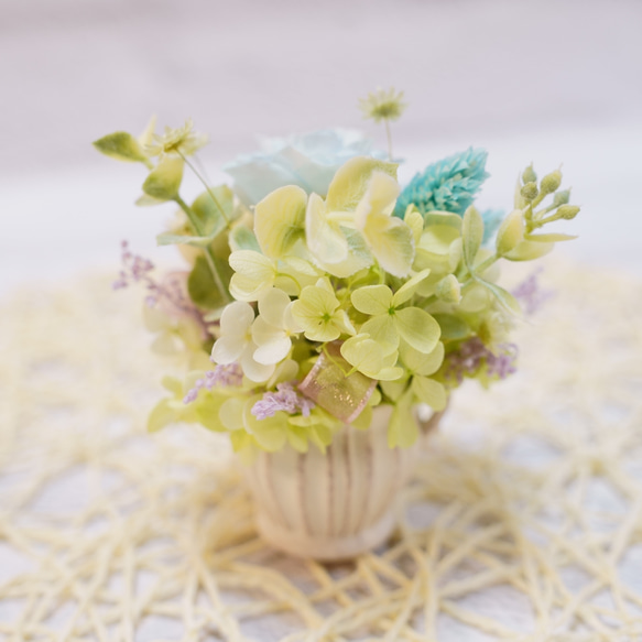 母の日ギフトにぴったり！　ミニローズアレンジメント　プリザーブドフラワー　ケース付き　３色 13枚目の画像