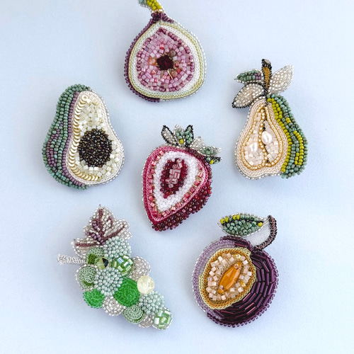 みの様 専用 洋梨 プルーン ひまわり ビーズ 刺繍ブローチ