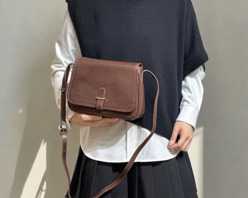 訳あり☆Judith Leiber ☆天然石付ショルダーバッグ レザー 手鏡付 dc8f9a046dc456598ef3e2c4f78610