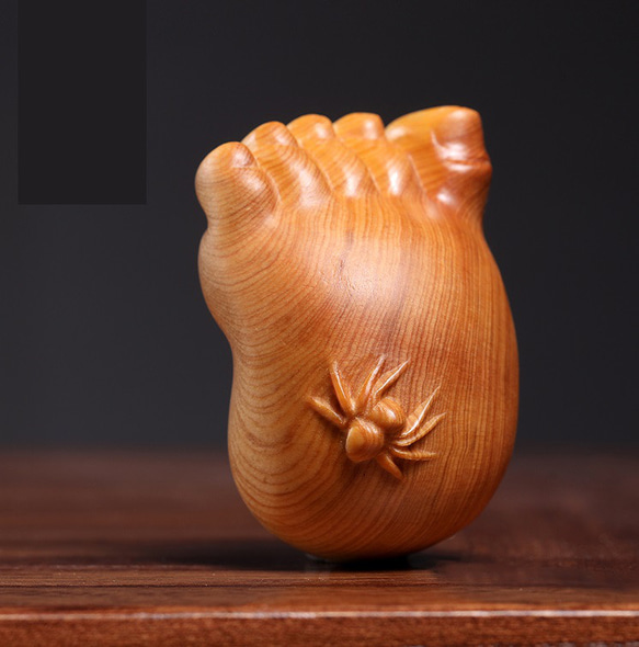 天然崖柏木 木彫りの仏足 子蜘蛛 足るを知り、常に楽しの意味 仏教置物