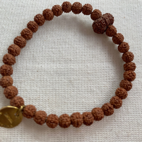 小粒ルドラクシャ16面】勝利と成功☆ルドラクシャブレスレット