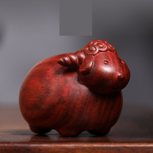 天然木の置物 赤茶色