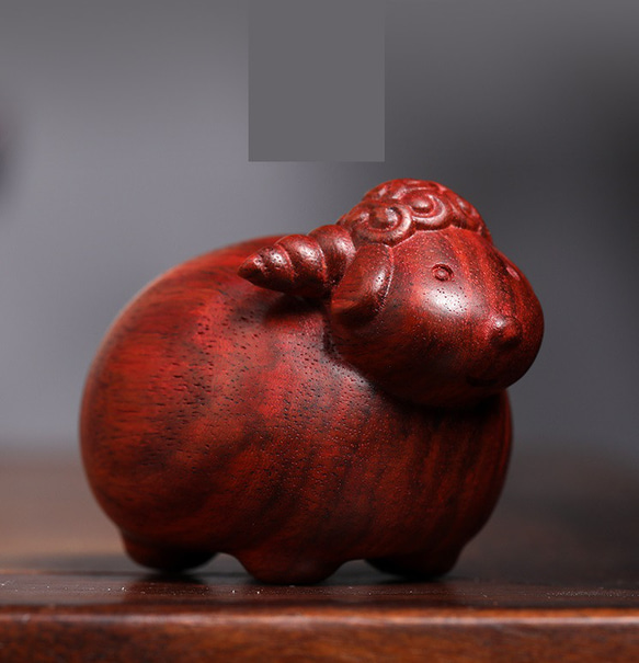 天然木の置物 赤茶色