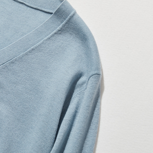 着回しコーデの味方になるvネックカーディガン メリノウール100