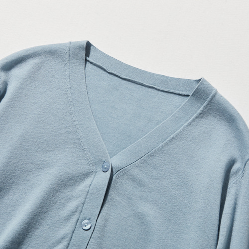 着回しコーデの味方になるvネックカーディガン メリノウール100