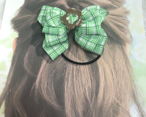 花束ヘアゴム くすみグリーン ハンドメイド レジン リボン お花 緑 ニュアンス 花束ヘアゴム くすみグリーン ハンドメイド レジン リボン お花