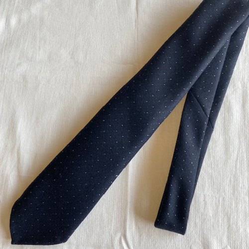 ウール100％フルハンドのセッテピエゲネクタイ イタリア仕込みの一枚