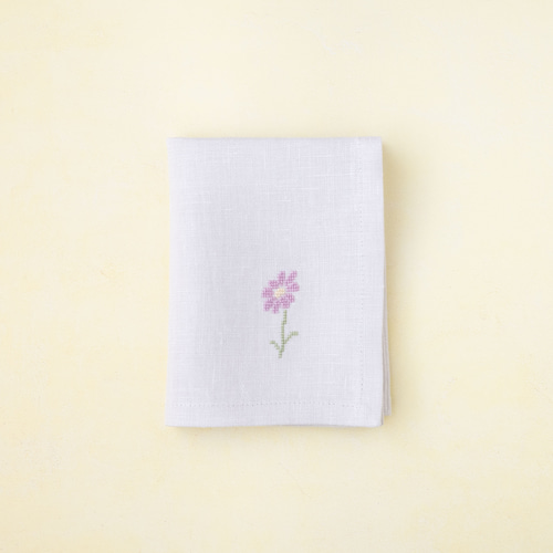 リネンに咲く一輪花の刺繍ハンカチ｜やわらかなクロスステッチ