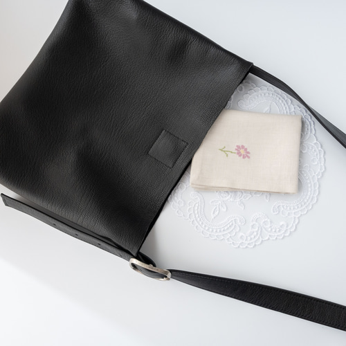 完売】手刺繍入り リネンクロス/リネンハンカチ【蝶々と花】 【公式通販】