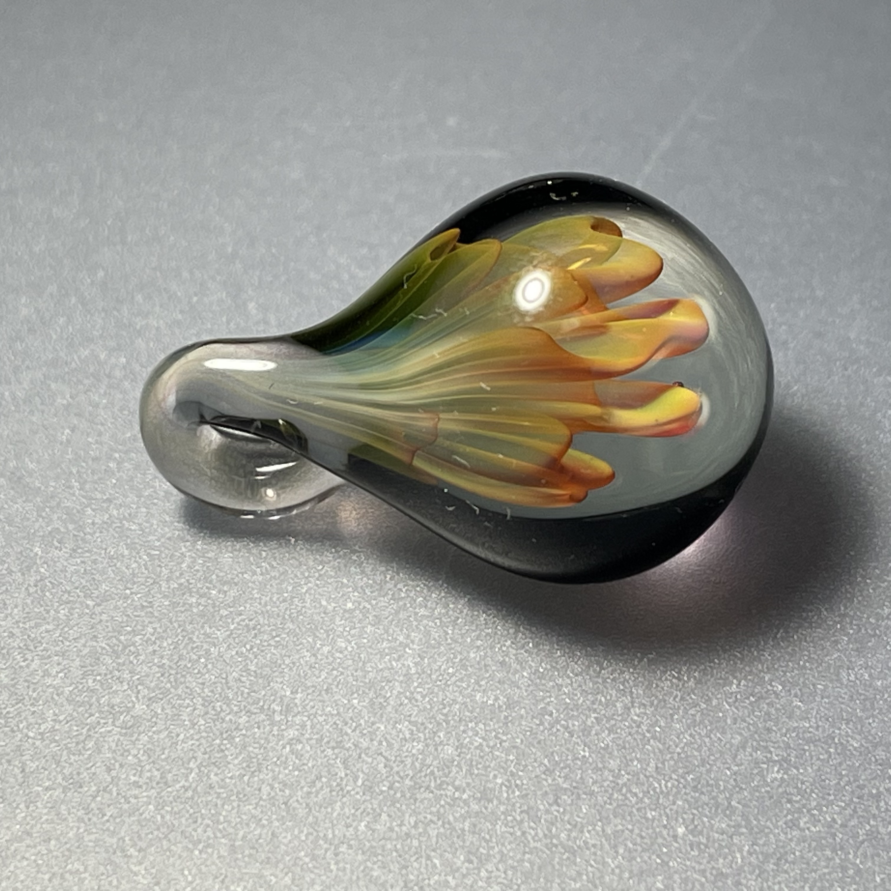 オーロラペンダントトップ  グレー